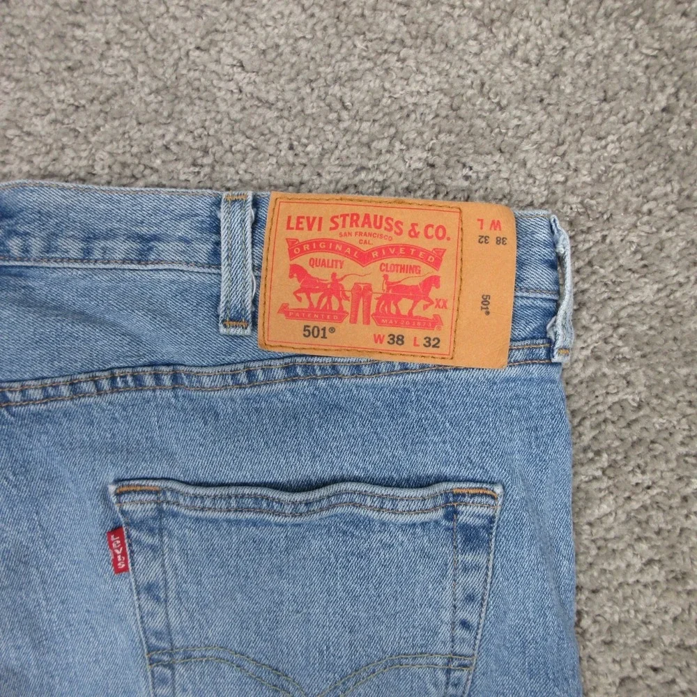 Levis Jeans Mens 38x32 Blue 501 Button Fly Original Straight Faded Denim‎ Pants